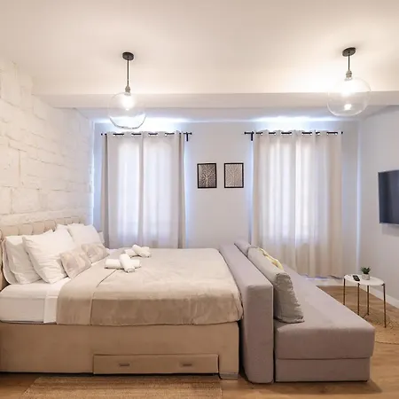 Elegance Apartment *