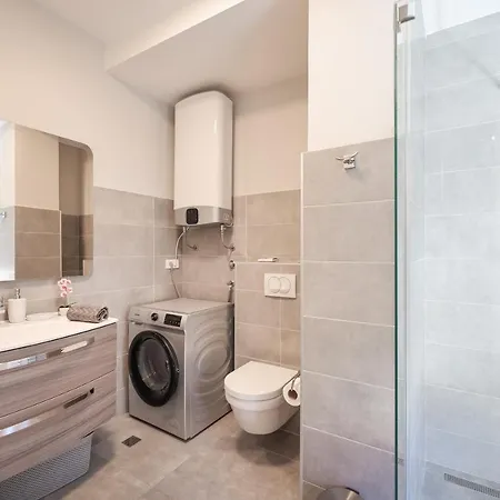 Elegance Apartment *