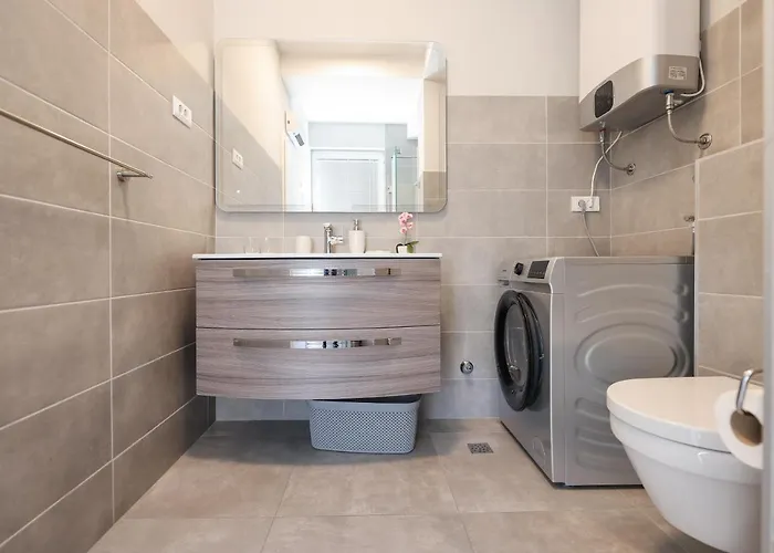 Elegance Apartment *